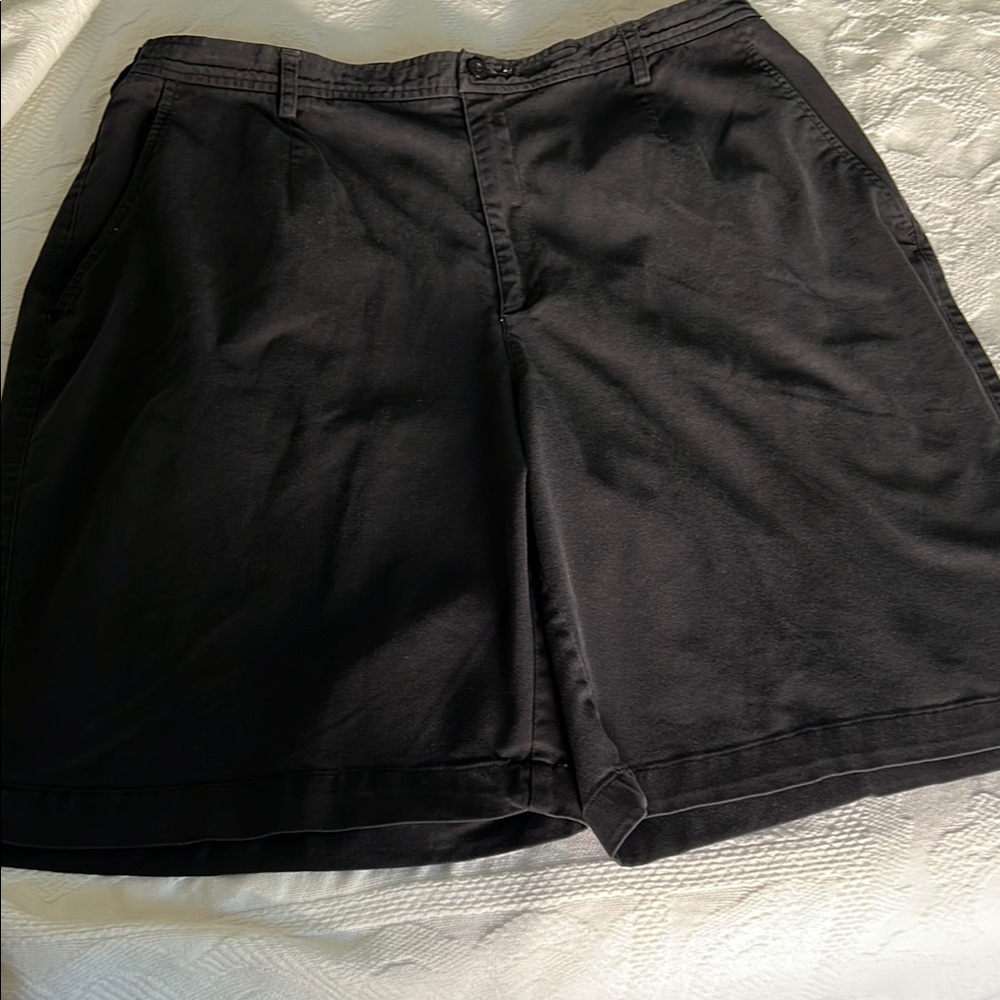 Quality vintage Black Womens by Liz Claiborne Black Shorts - 98% cotton!